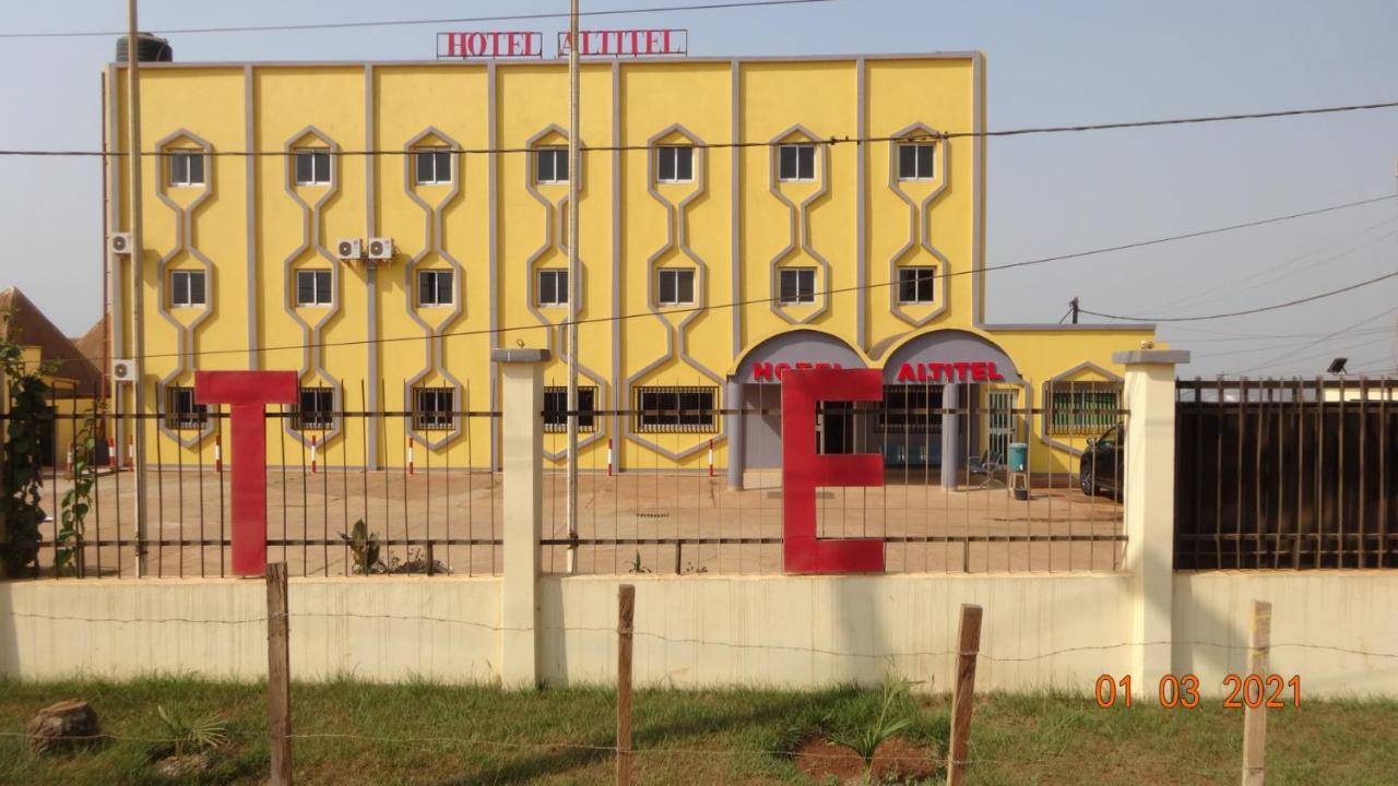 Hotel Altitel Bafoussam Экстерьер фото