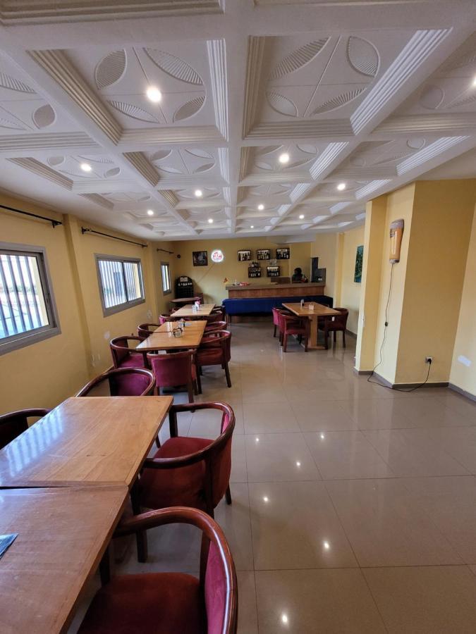 Hotel Altitel Bafoussam Экстерьер фото