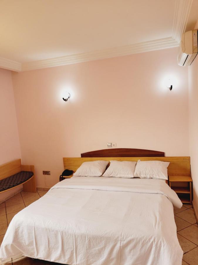 Hotel Altitel Bafoussam Экстерьер фото