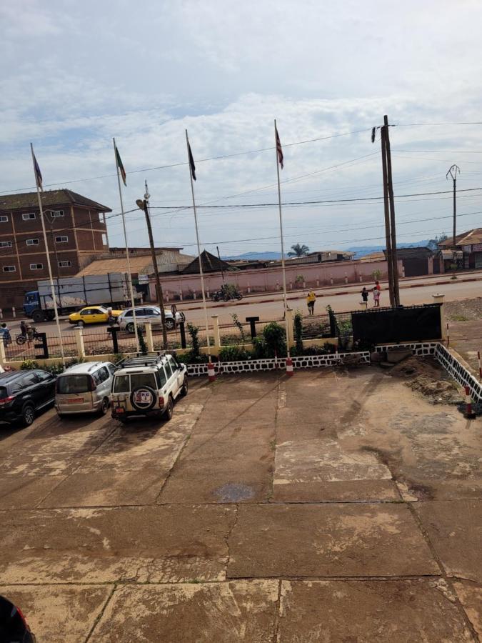 Hotel Altitel Bafoussam Экстерьер фото