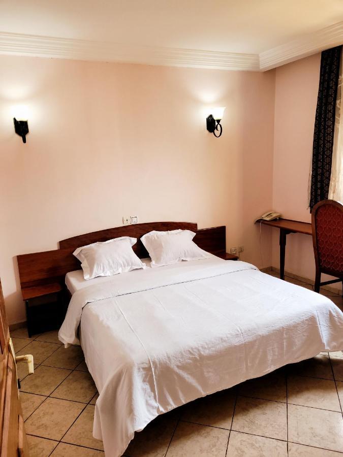 Hotel Altitel Bafoussam Экстерьер фото