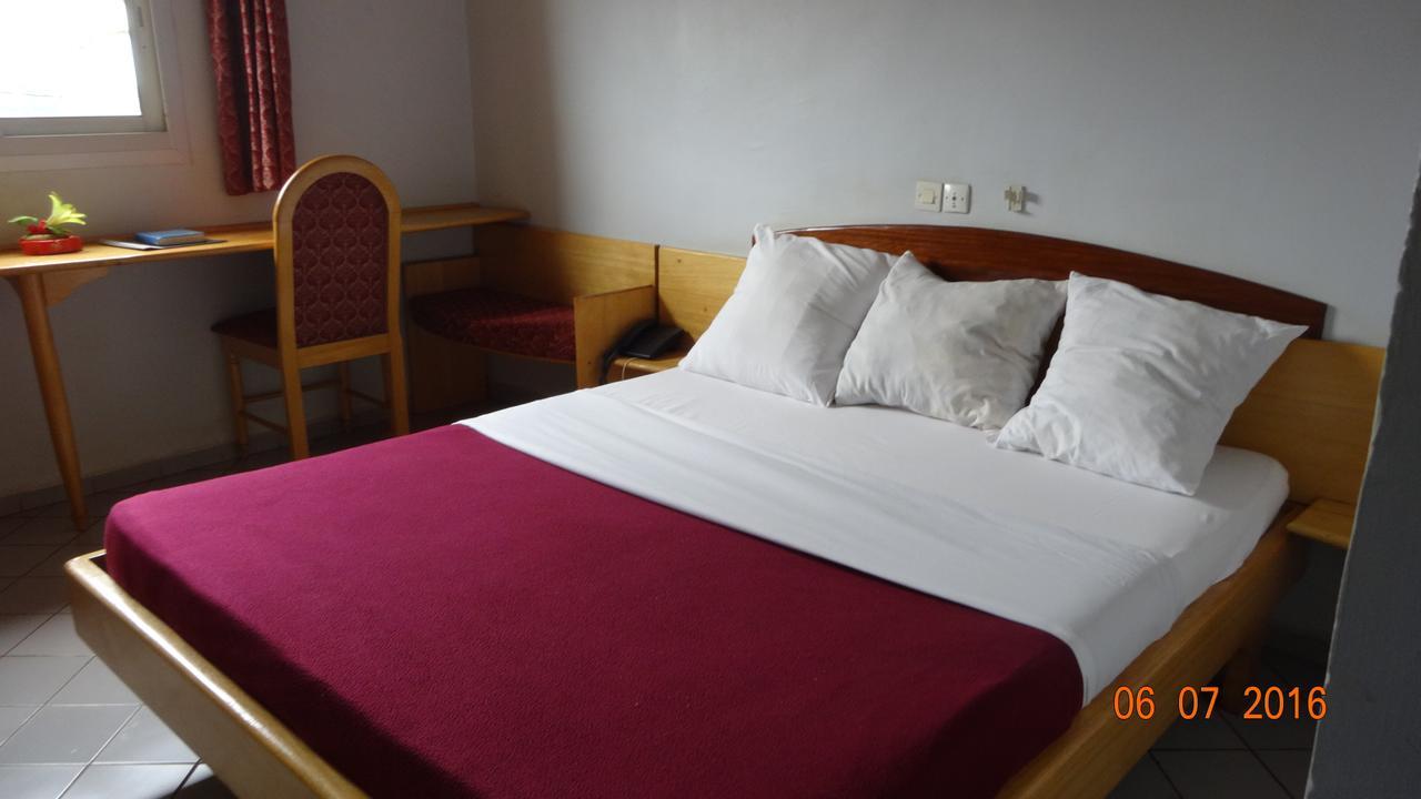 Hotel Altitel Bafoussam Экстерьер фото