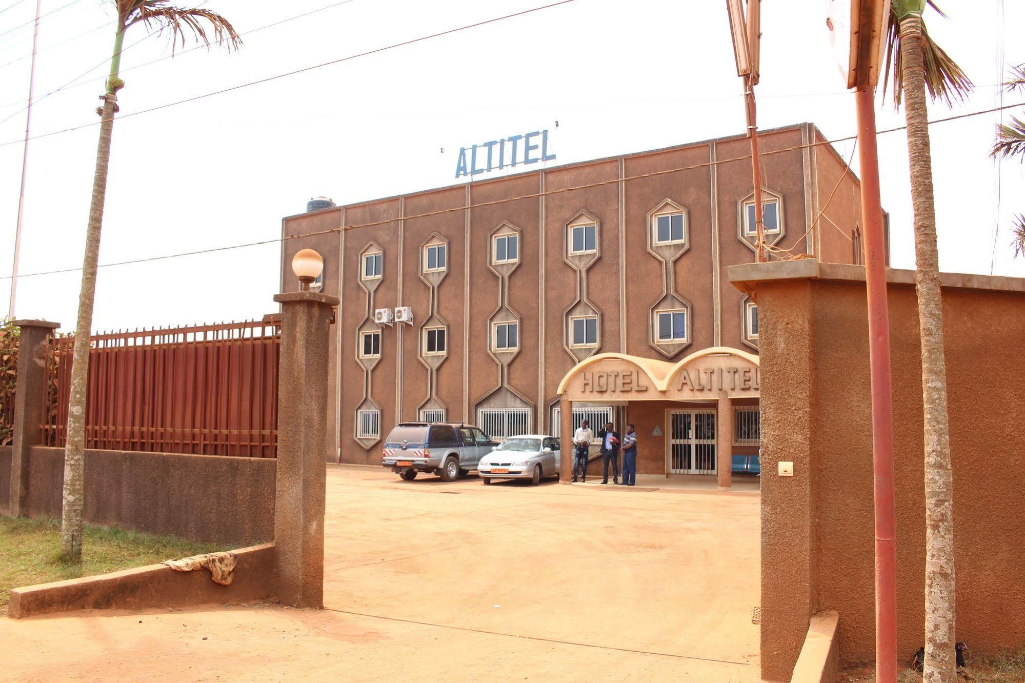 Hotel Altitel Bafoussam Экстерьер фото