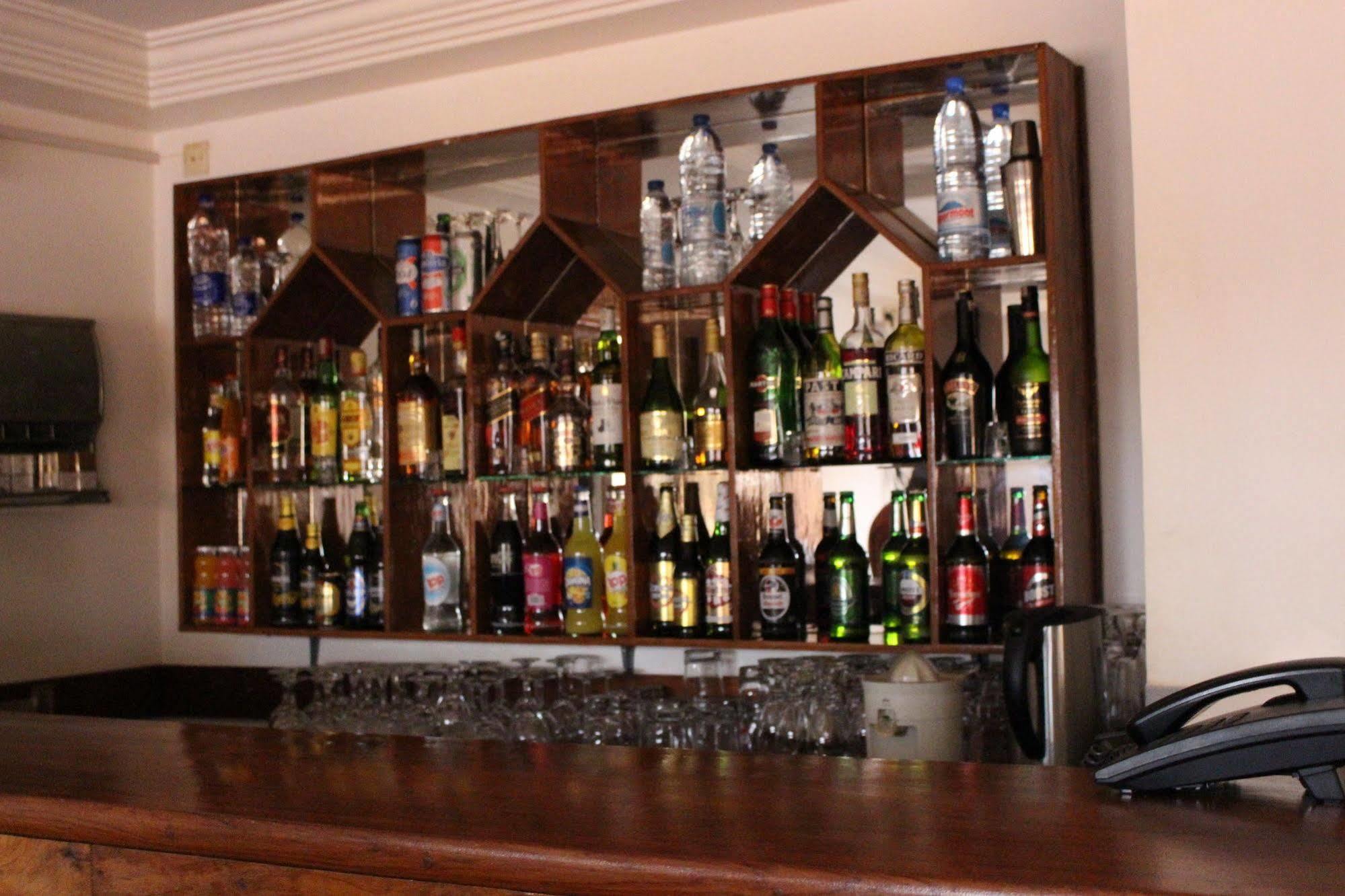 Hotel Altitel Bafoussam Экстерьер фото