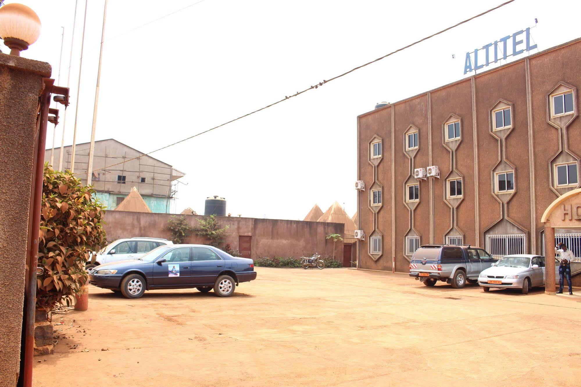 Hotel Altitel Bafoussam Экстерьер фото